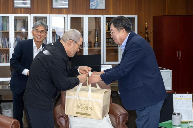 귀뚜라미 문화재단 장학증서 수여식 의 사진