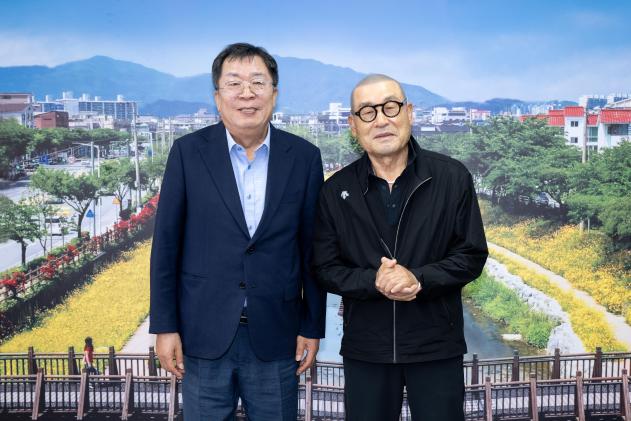 귀뚜라미 문화재단 장학증서 수여식 의 사진