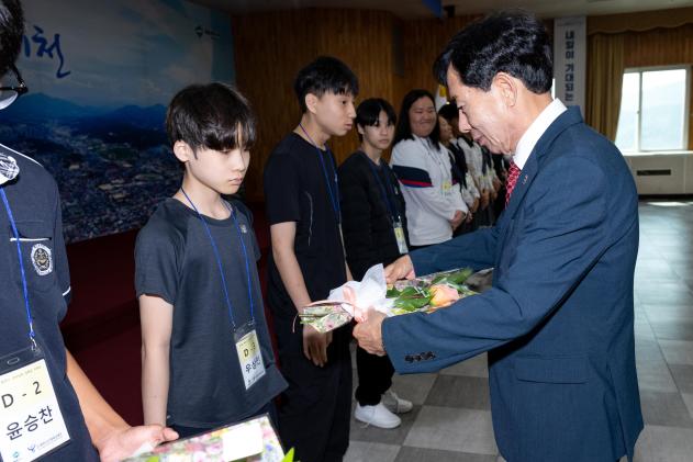 귀뚜라미 문화재단 장학증서 수여식 의 사진