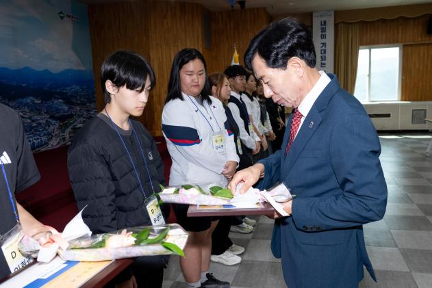 귀뚜라미 문화재단 장학증서 수여식 의 사진