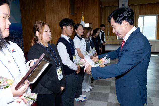 귀뚜라미 문화재단 장학증서 수여식 의 사진