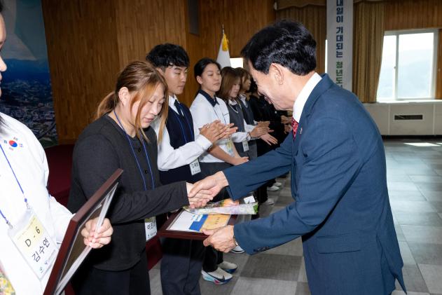 귀뚜라미 문화재단 장학증서 수여식 의 사진
